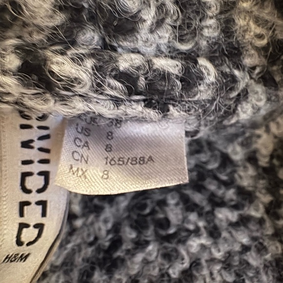 H&M Black and White Textured Knit Sweater Jacket - Picture 3 of 6